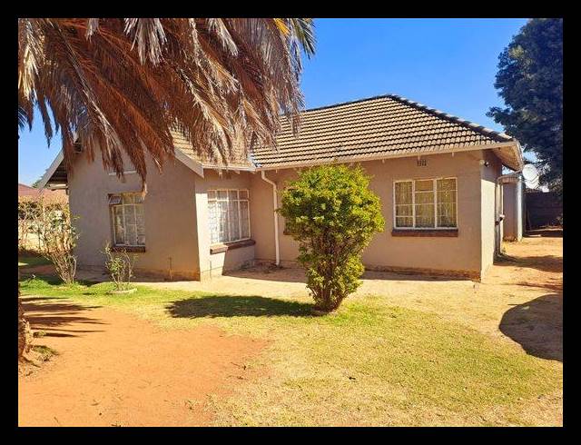 3 BEDROOM HOUSE FOR SALE IN RHODESFIELD